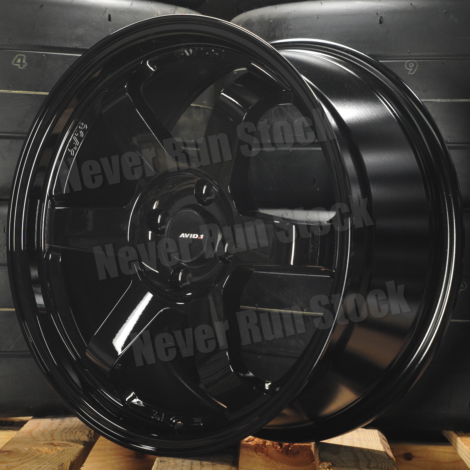 AVID.1 AV-06 17x8 4x100 +35 OFFSET GLOSS BLACK TE 6 SPOKES SPORT 4