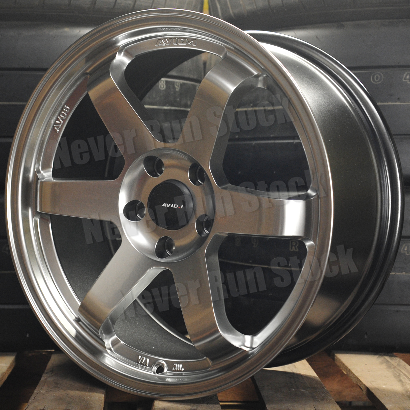 AVID.1 AV-06 18x10.5 5x114.3 22 OFFSET HYPER BLACK TE 6 SPOKES